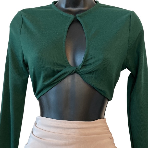 Crop Top- Green - Picture 3 of 3
